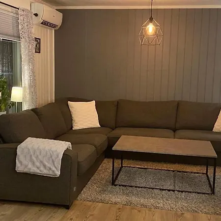 Trivelig Rekkehus I Naerheten Av Gamlebyen/ Fr.Stad *